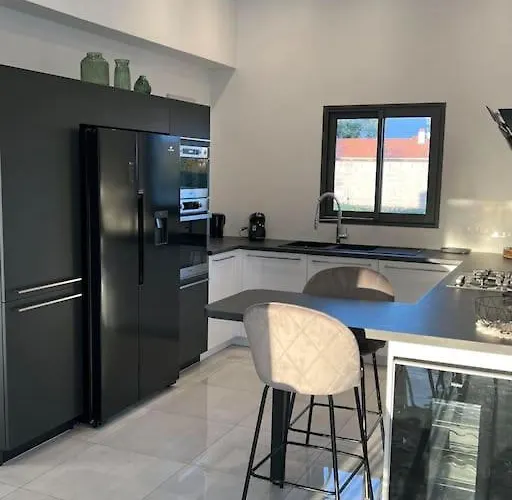 Maison Neuve De Standing 150 M2 * Croix-Chapeau